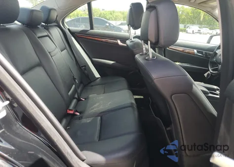 2013 Mercedes-Benz C 250 из США, поврежденный, VIN WDDGF4HB7DA789618